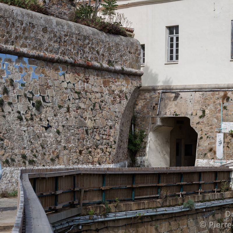 Tra i petri — Citadelle Miollis, Ajaccio